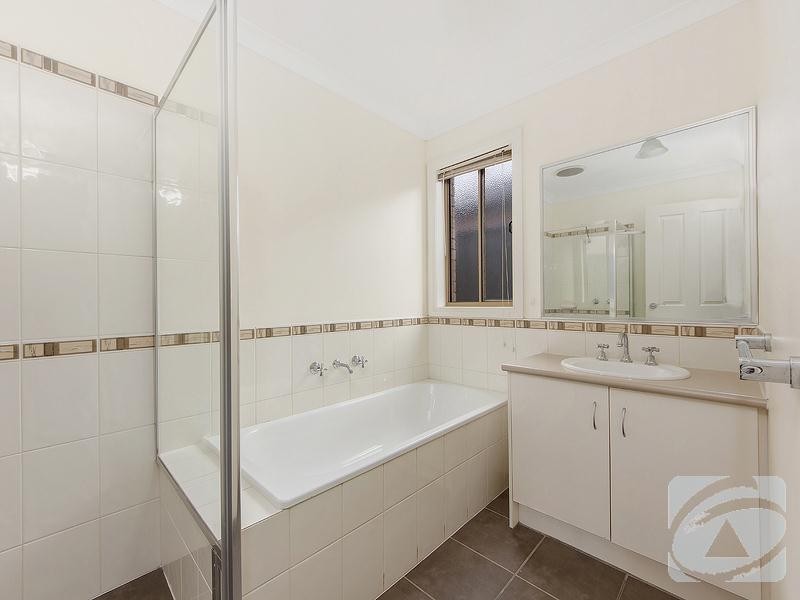 6 Penrose Mews, Hillside VIC 3037