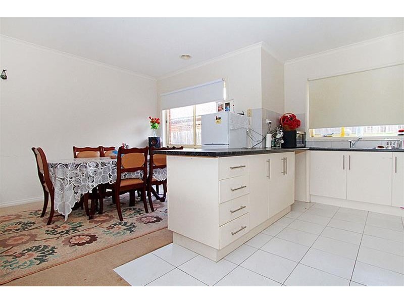 1/12 Normanby Street, Sydenham VIC 3037