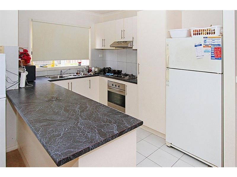 1/12 Normanby Street, Sydenham VIC 3037