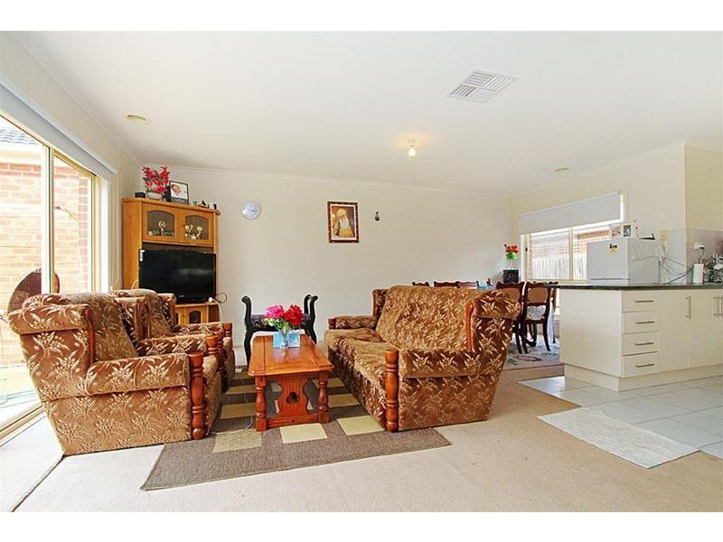 1/12 Normanby Street, Sydenham VIC 3037