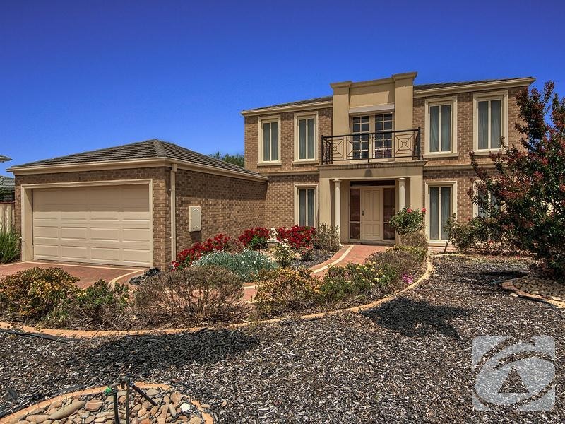 15 Bloomsbury Drive, Taylors Hill VIC 3037