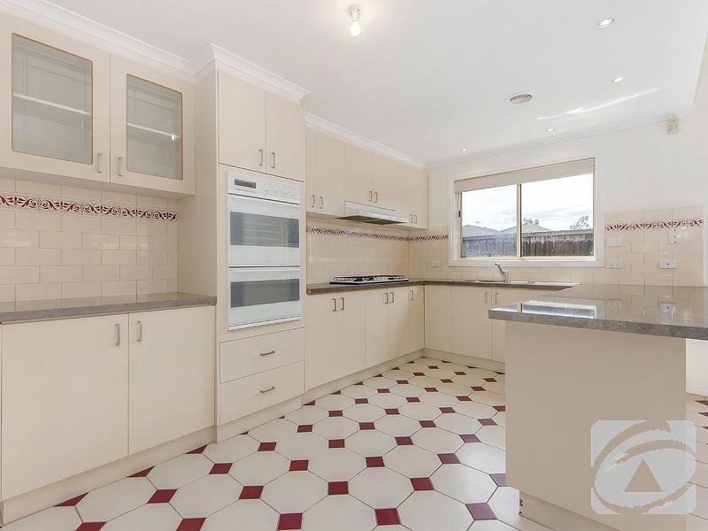 1/1 Mark Drive, Hillside VIC 3037