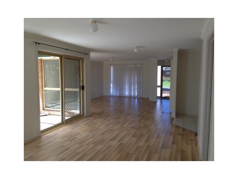 11 Danthonia Street, Delahey VIC 3037