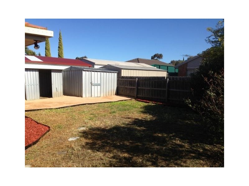 11 Danthonia Street, Delahey VIC 3037