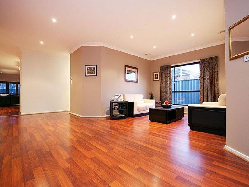 7 Tucker Place, Caroline Springs VIC 3023