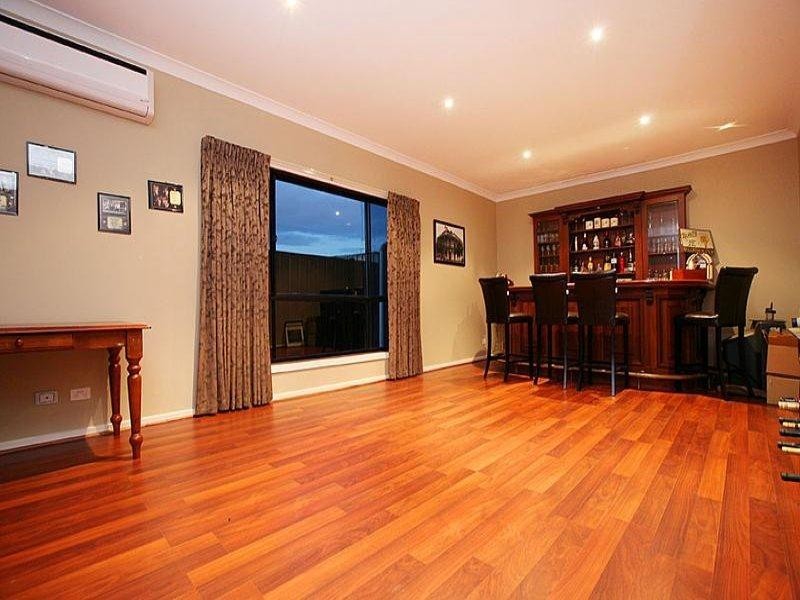 7 Tucker Place, Caroline Springs VIC 3023