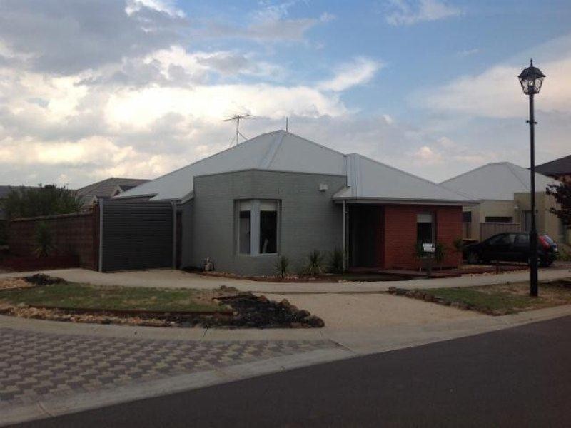 6 Verdon Avenue, Caroline Springs VIC 3023