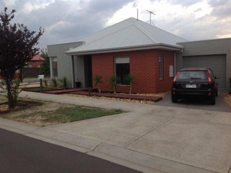 6 Verdon Avenue, Caroline Springs VIC 3023