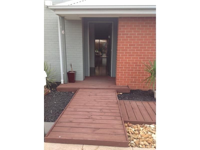 6 Verdon Avenue, Caroline Springs VIC 3023