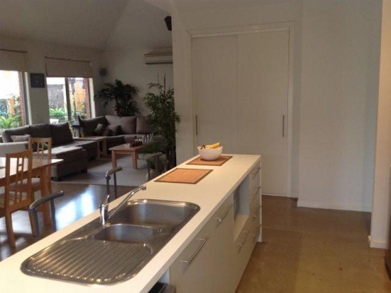 6 Verdon Avenue, Caroline Springs VIC 3023