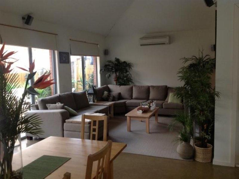 6 Verdon Avenue, Caroline Springs VIC 3023