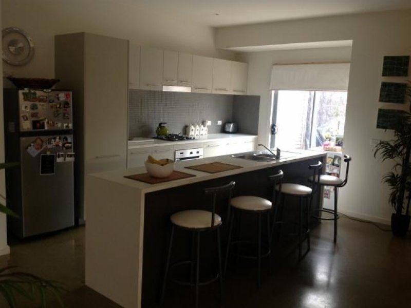 6 Verdon Avenue, Caroline Springs VIC 3023