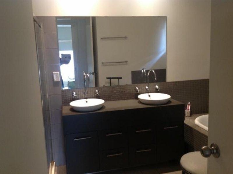 6 Verdon Avenue, Caroline Springs VIC 3023