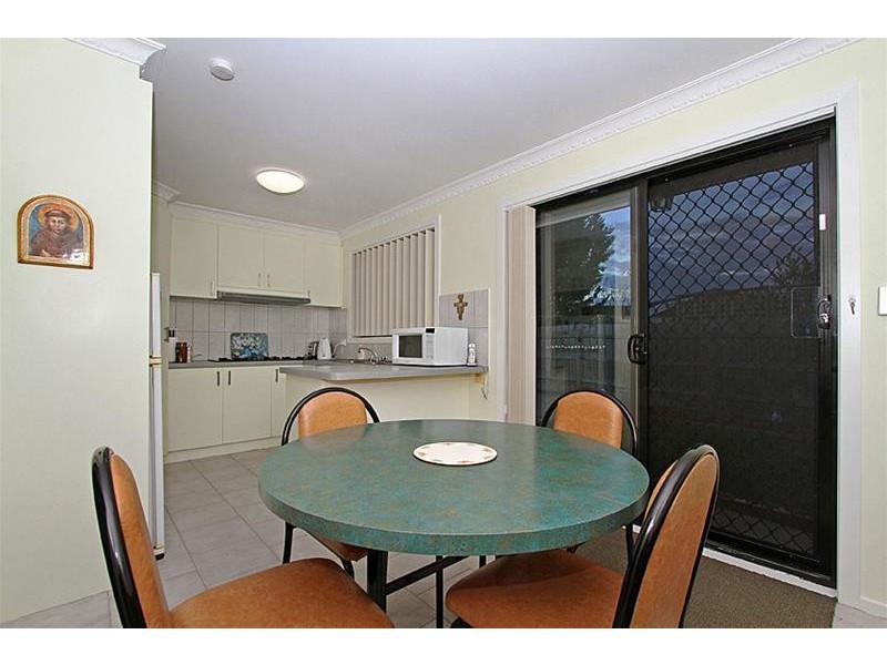 2/8 Pilain Crescent, Keilor Downs VIC 3038
