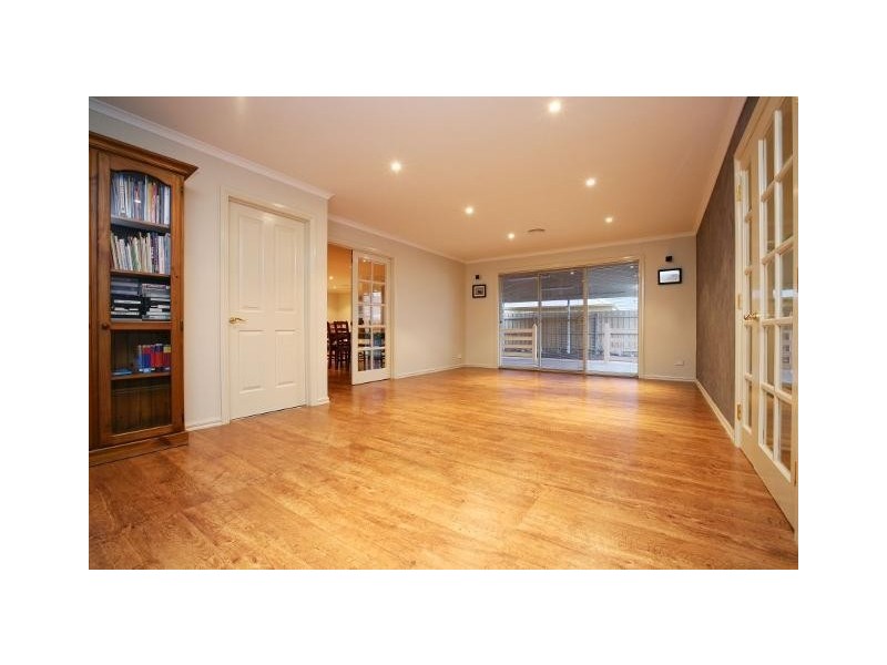 50 Admirals Crescent, Taylors Lakes VIC 3038