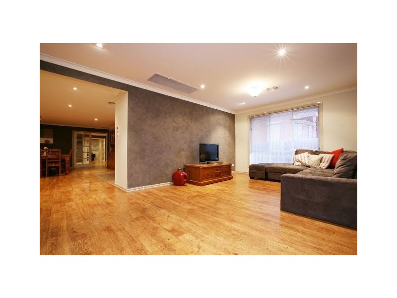 50 Admirals Crescent, Taylors Lakes VIC 3038