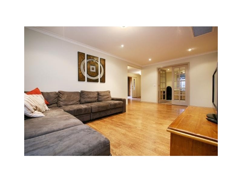 50 Admirals Crescent, Taylors Lakes VIC 3038