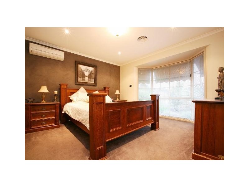 50 Admirals Crescent, Taylors Lakes VIC 3038