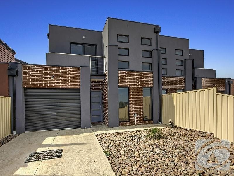 1/76 Greenhills Drive, Kurunjang VIC 3337