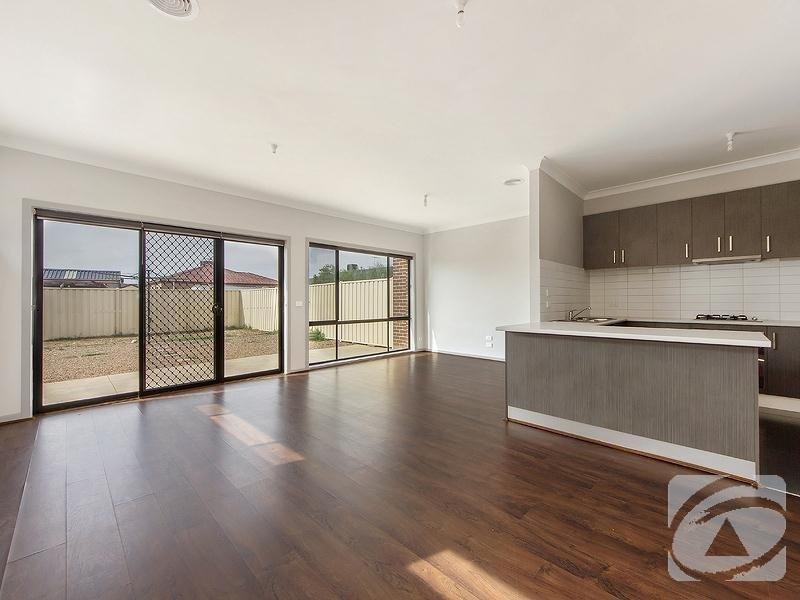1/76 Greenhills Drive, Kurunjang VIC 3337