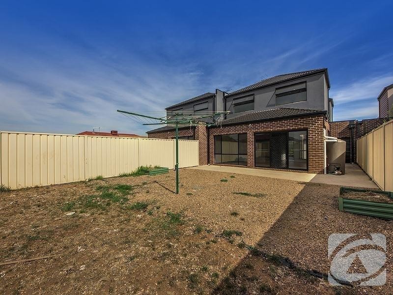 1/76 Greenhills Drive, Kurunjang VIC 3337
