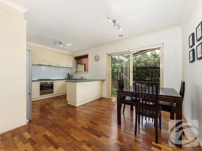 2/67 Victoria Road, Sydenham VIC 3037