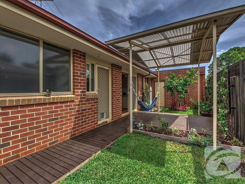 2/67 Victoria Road, Sydenham VIC 3037