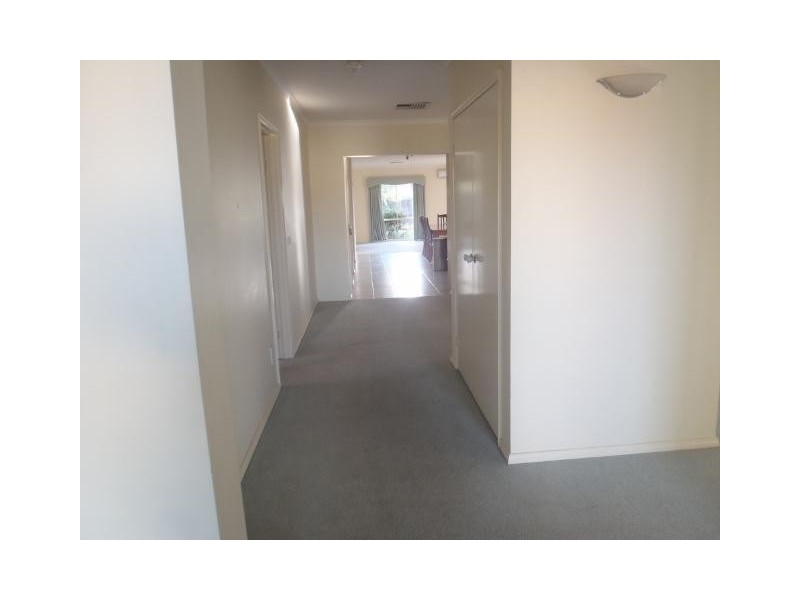 5 Corama Court, Sydenham VIC 3037