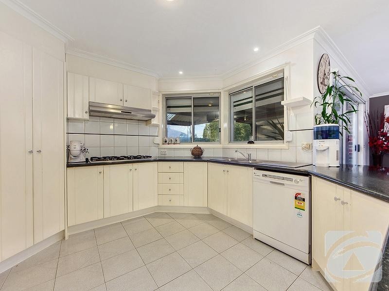 5 Antionetta Way, Hillside VIC 3037