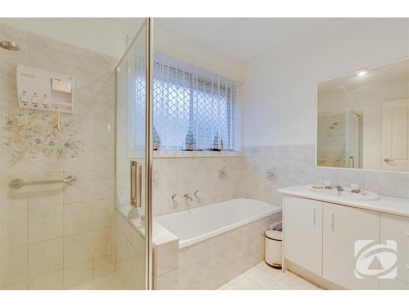 5 Antionetta Way, Hillside VIC 3037