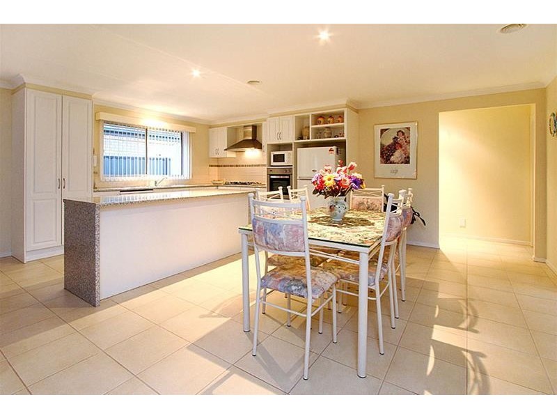 71 Domain Drive, Hillside VIC 3037