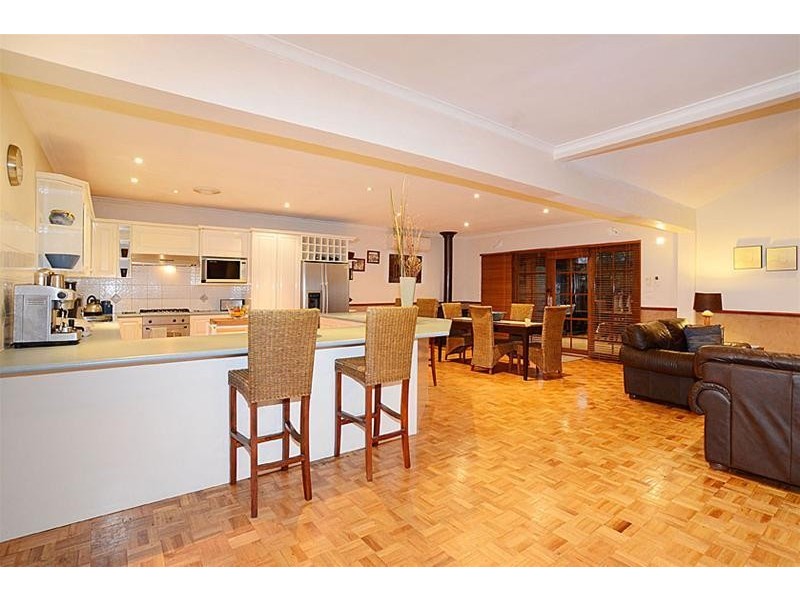 1 Gretal Court, Taylors Lakes VIC 3038