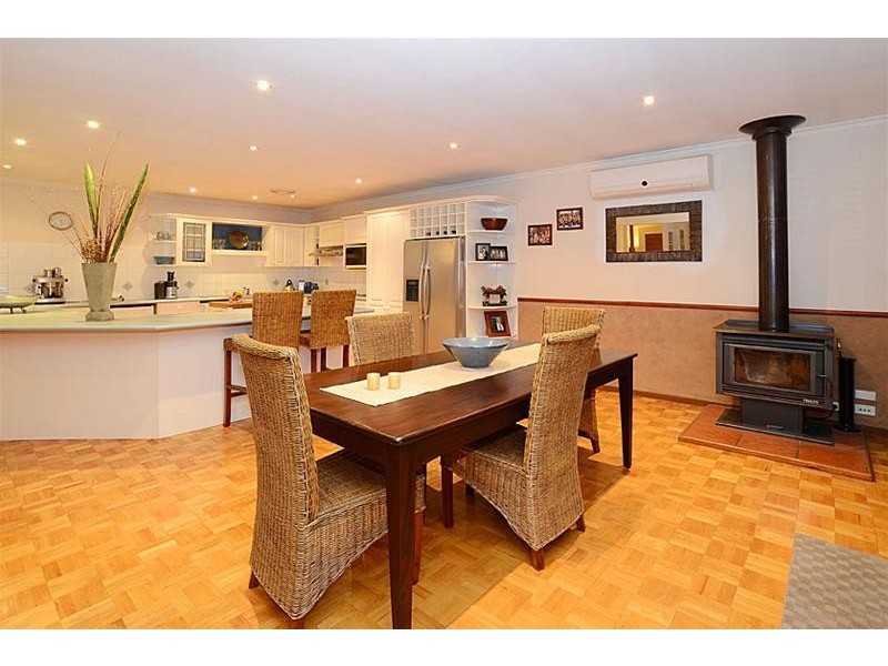 1 Gretal Court, Taylors Lakes VIC 3038