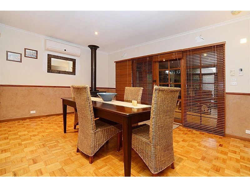 1 Gretal Court, Taylors Lakes VIC 3038