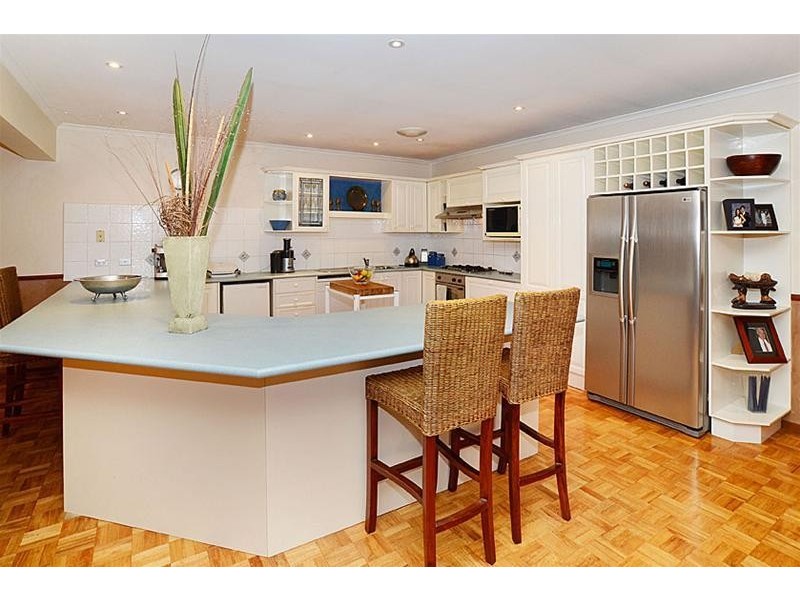 1 Gretal Court, Taylors Lakes VIC 3038