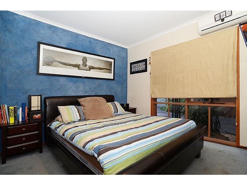 1 Gretal Court, Taylors Lakes VIC 3038