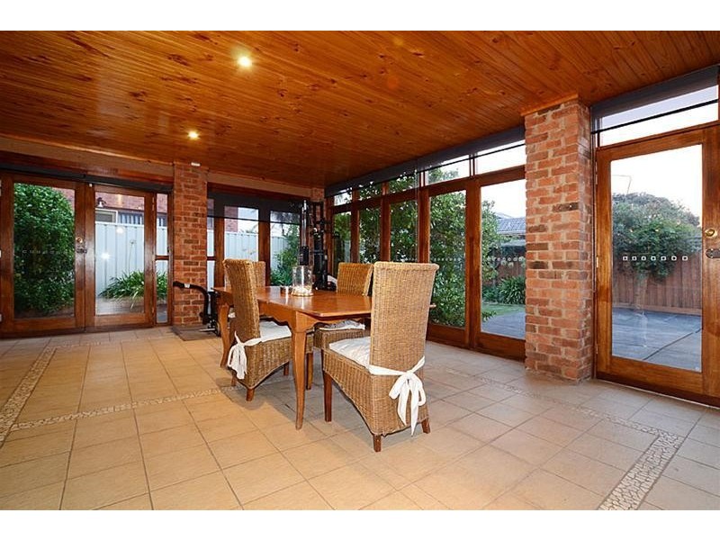 1 Gretal Court, Taylors Lakes VIC 3038