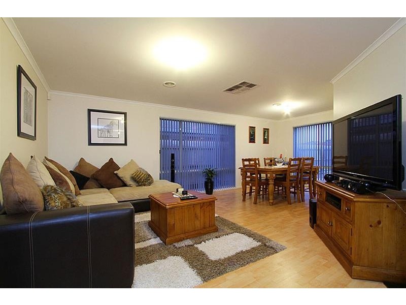 21 Brindalee Way, Hillside VIC 3037