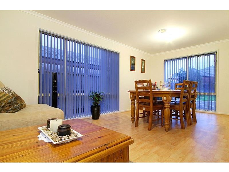 21 Brindalee Way, Hillside VIC 3037