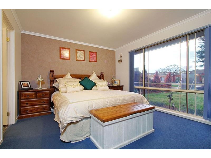 21 Brindalee Way, Hillside VIC 3037