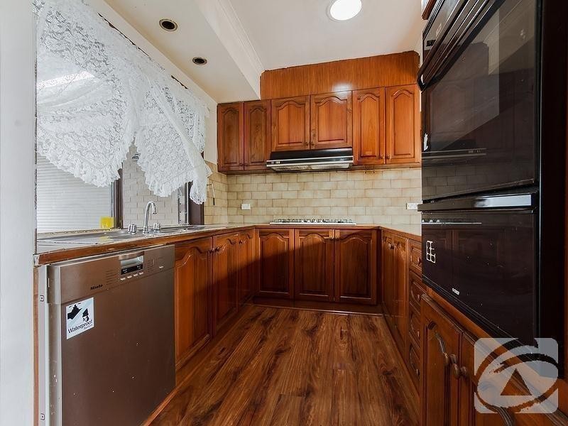 16 Clare Street, St Albans VIC 3021