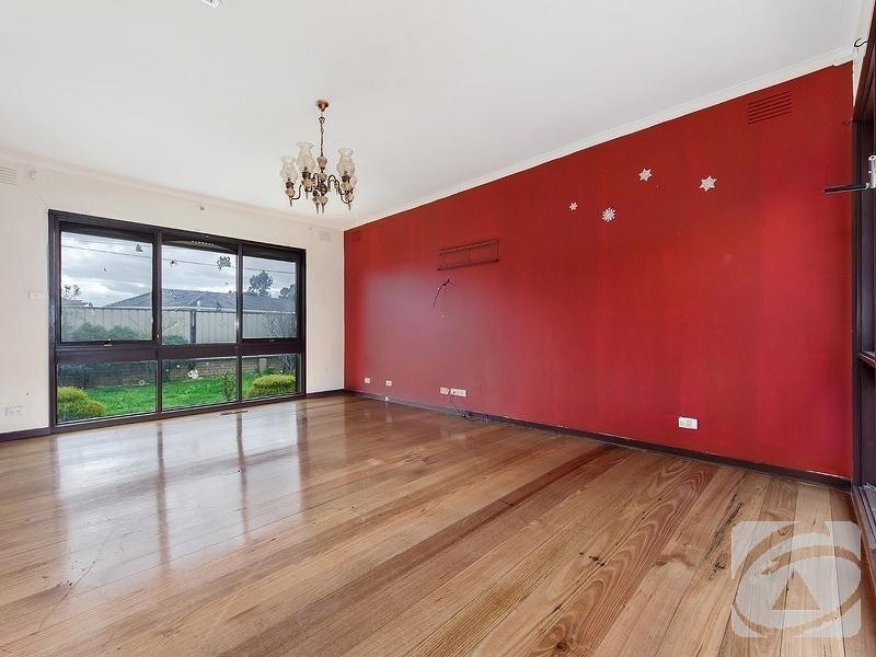 16 Clare Street, St Albans VIC 3021