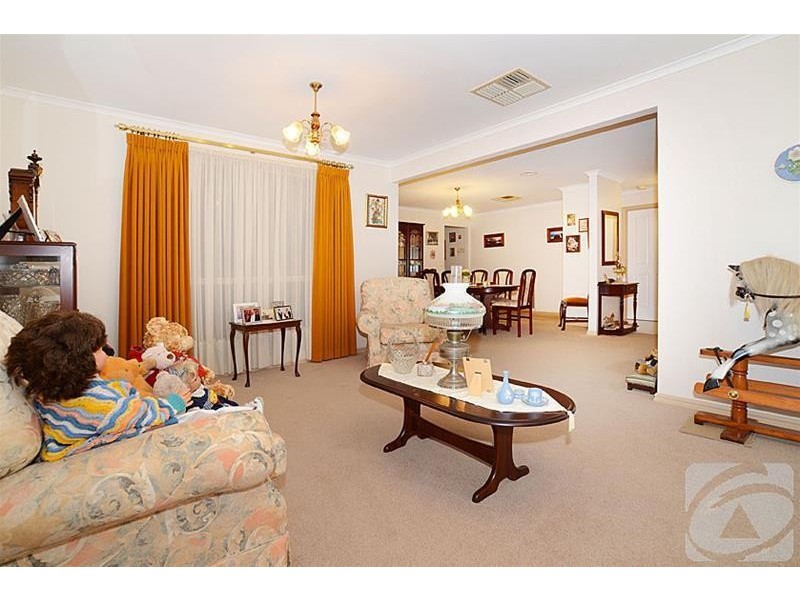 10 Kontek Way, Sydenham VIC 3037