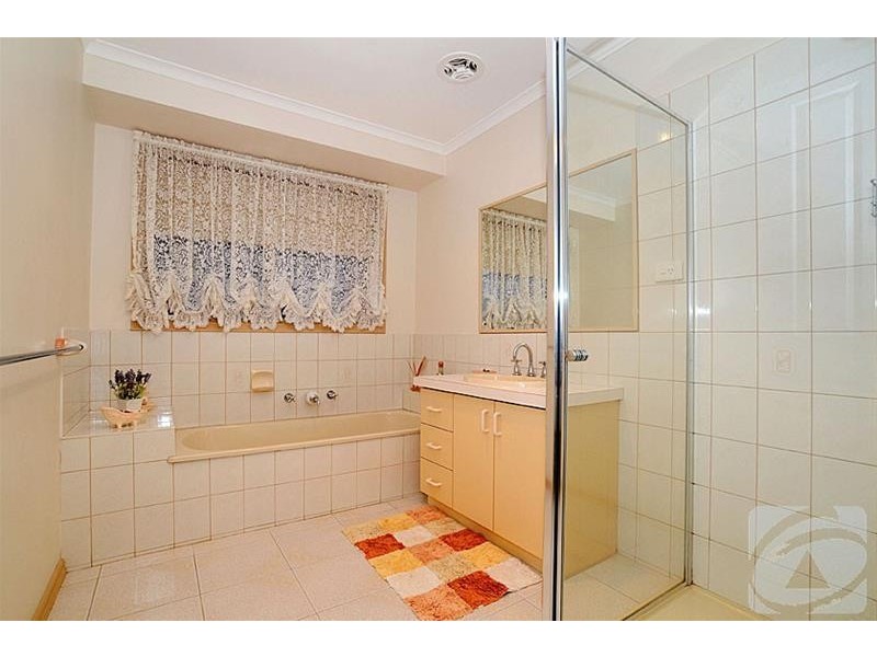 10 Kontek Way, Sydenham VIC 3037