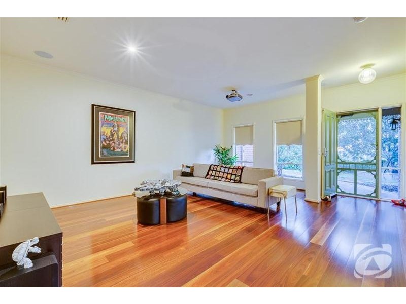 6 Lancelot Court, Hillside VIC 3037