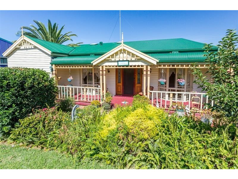 24 Anembo Crescent, Kiama Heights NSW 2533
