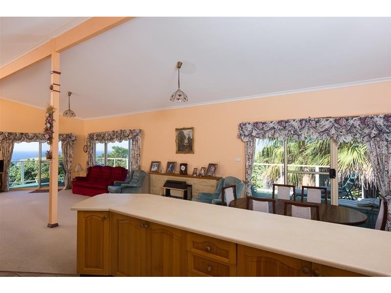 24 Anembo Crescent, Kiama Heights NSW 2533