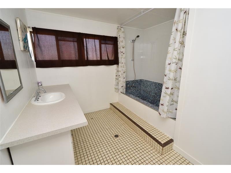 3454 Moura-Theodore Road, Kianga QLD 4718