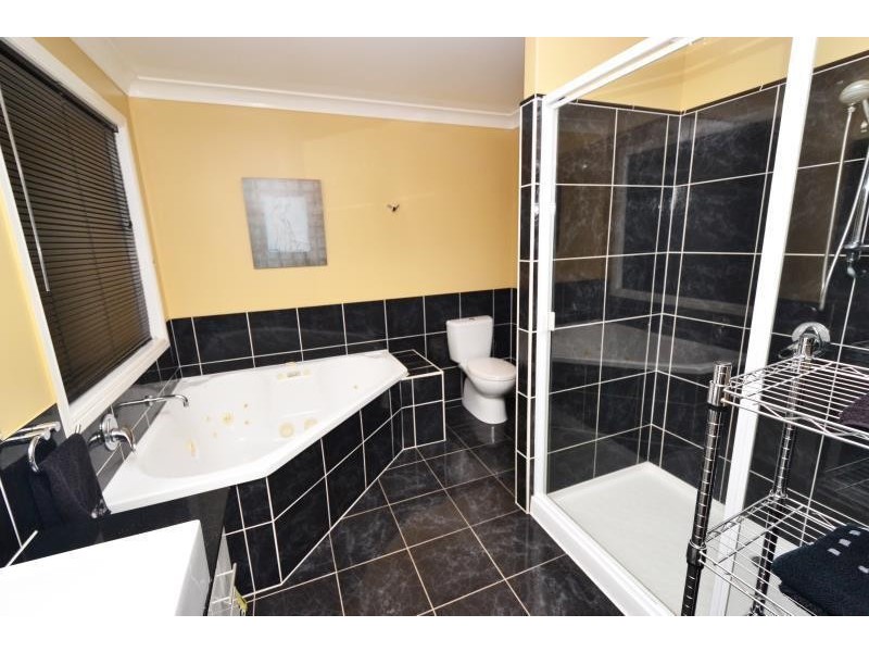 16 Harcla Close, Biloela QLD 4715