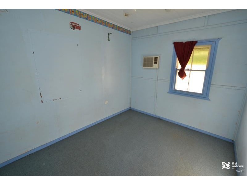 1 Warren Street, Goovigen QLD 4702